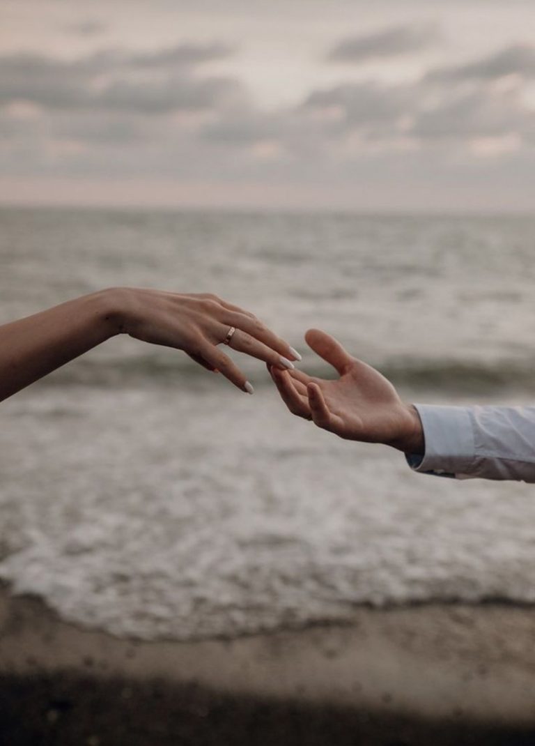 De la ilusión a la complicidad: Transformar el amor romántico en un amor real
